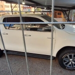 LOTE 000 - UM COROLA E DUAS HYLUX.