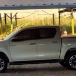 LOTE 000 - UM COROLA E DUAS HYLUX.