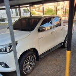 LOTE 000 - UM COROLA E DUAS HYLUX.