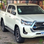 LOTE 000 - UM COROLA E DUAS HYLUX.