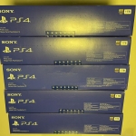 LOTE 009 - 05 Consoles Sony PS4 novos