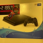 LOTE 010 - 1 Console Sony PS4, jet black