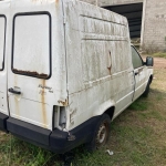 LOTE 004 - SUCATA - Veículo Fiat/Fiorino, ano 08/09, 02 portas, branco. Avaliado em R$ 1.030,20.
